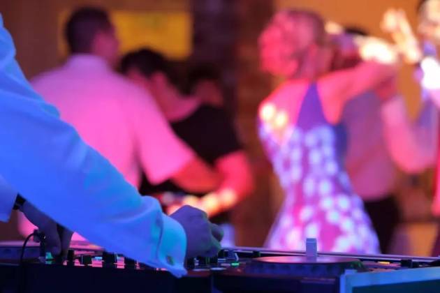 Platines gents dansent Platines gents dansent